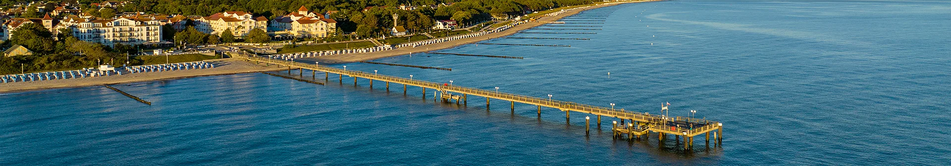 Strand und Seebrücke Ostseebad Kühlungsborn