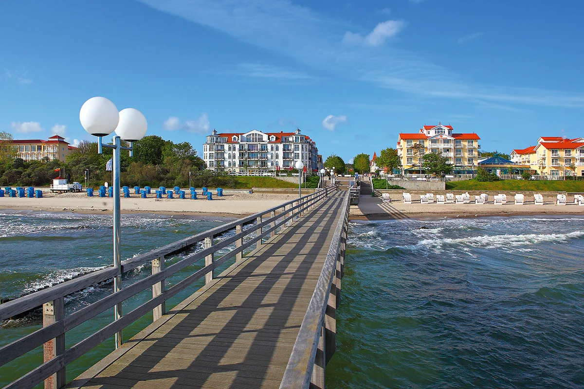 Seebrücke und Strand