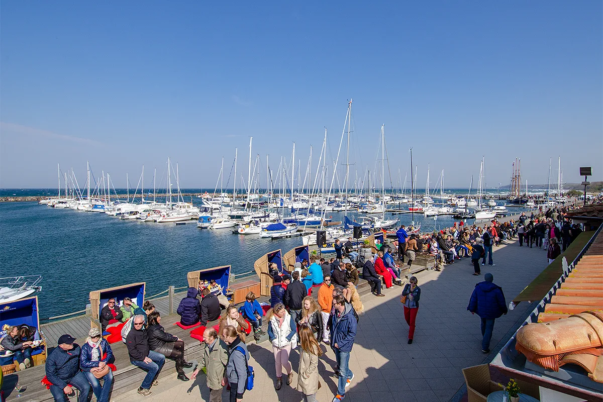 Flaniermeile am Bootshafen