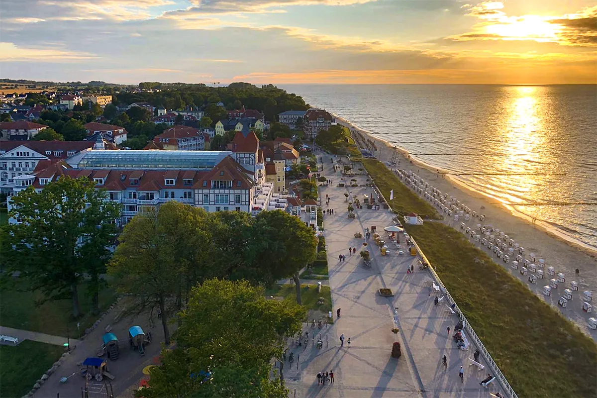 Strandpromenade aus der Vogelperspektive