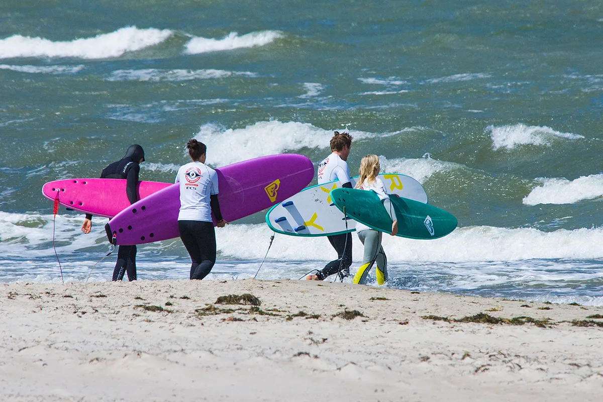 Surfen und Wellenreiten